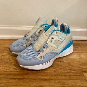 Fila Women’s' Light Blue and Cream Sneakers